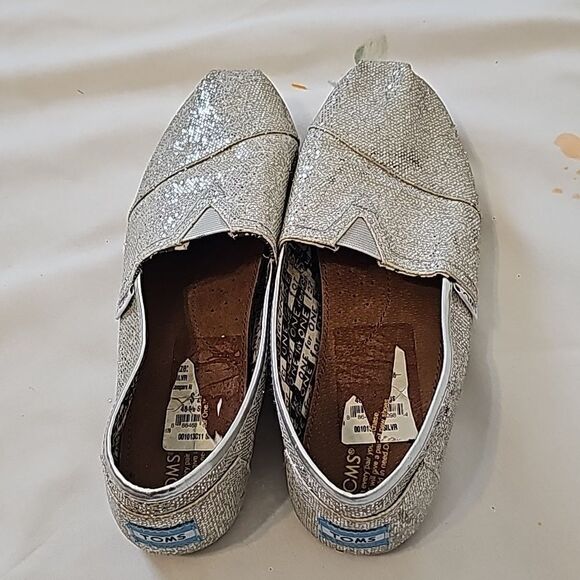 TOMS Silver Glitter 6 - Picture 2 of 7